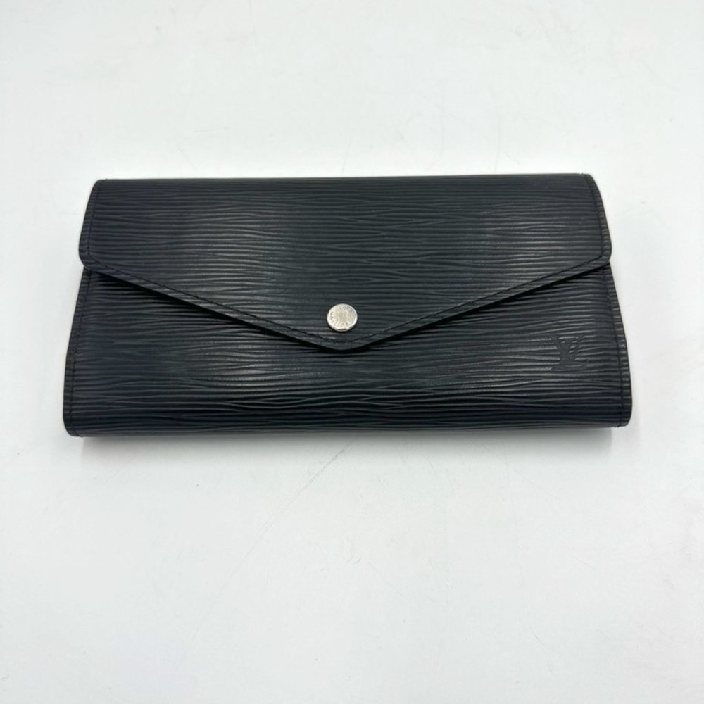 Lious Vuitton Epi Leather Wallet